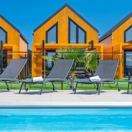 Premium With A Pool, Sauna, Jacuzzi In *