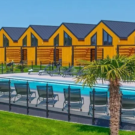 Premium With A Pool, Sauna, Jacuzzi In بيت للعطل Kopań